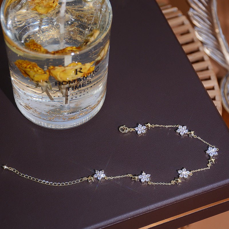 Flower Bracelet - Erica - Gold - Plated - Abbott Atelier