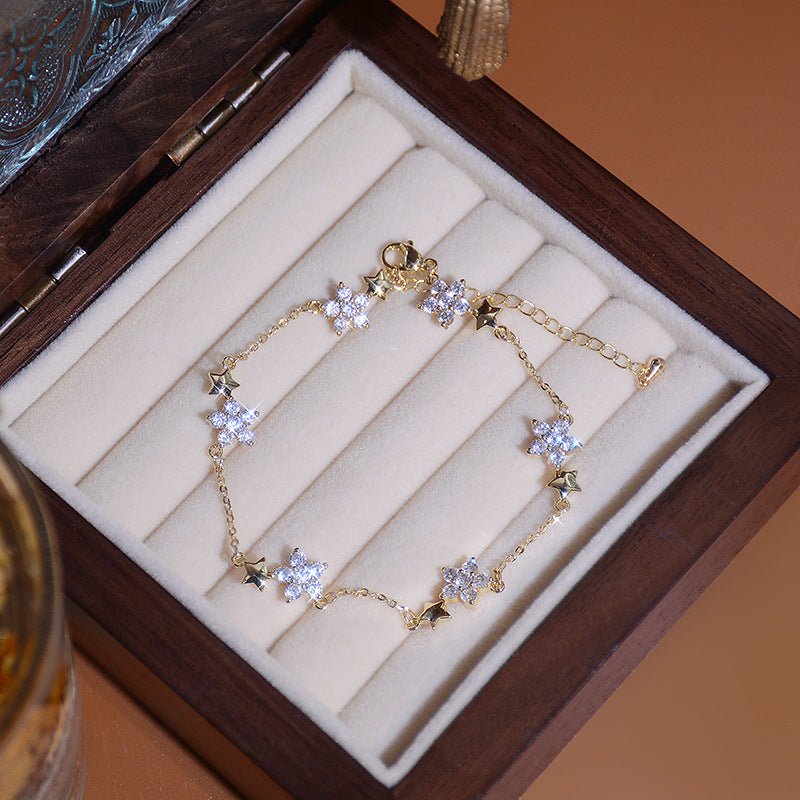 Flower Bracelet - Erica - Gold - Plated - Abbott Atelier