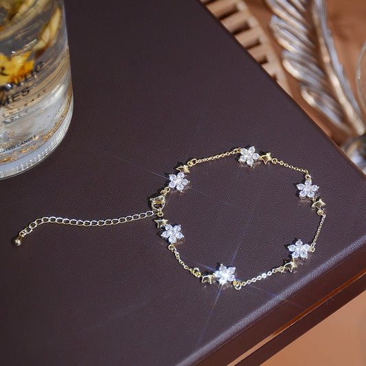 Flower Bracelet - Erica - Gold - Plated - Abbott Atelier