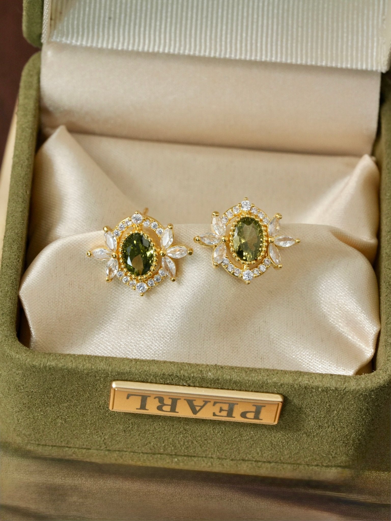 Garden of Eden Stud Earrings - Hypoallergenic - Abbott Atelier
