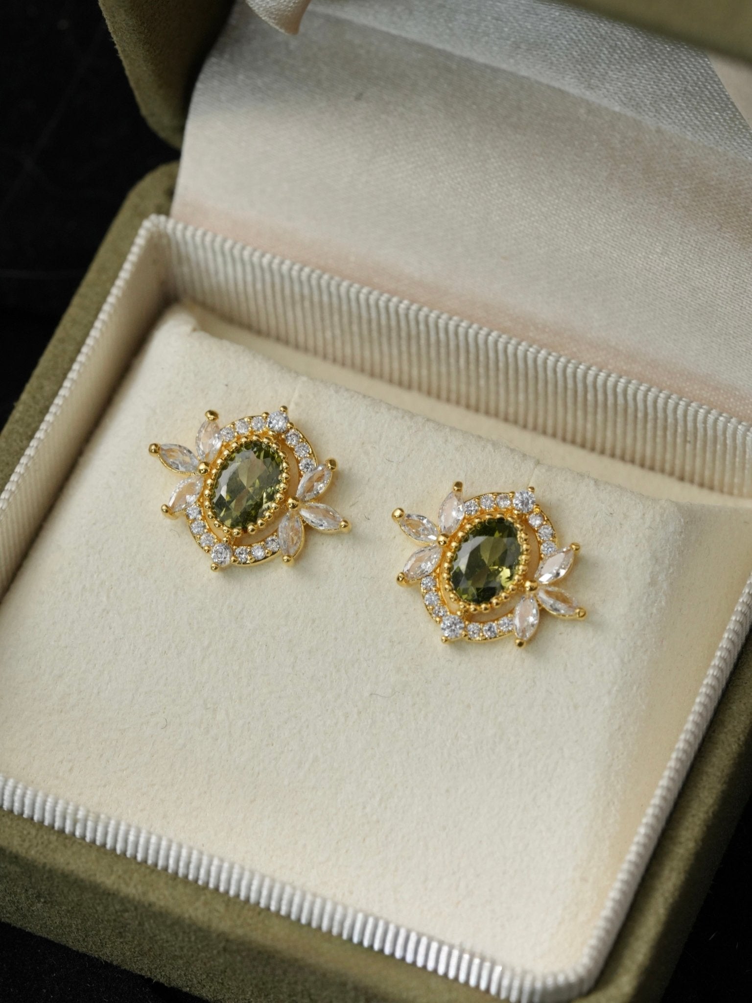 Garden of Eden Stud Earrings - Hypoallergenic - Abbott Atelier
