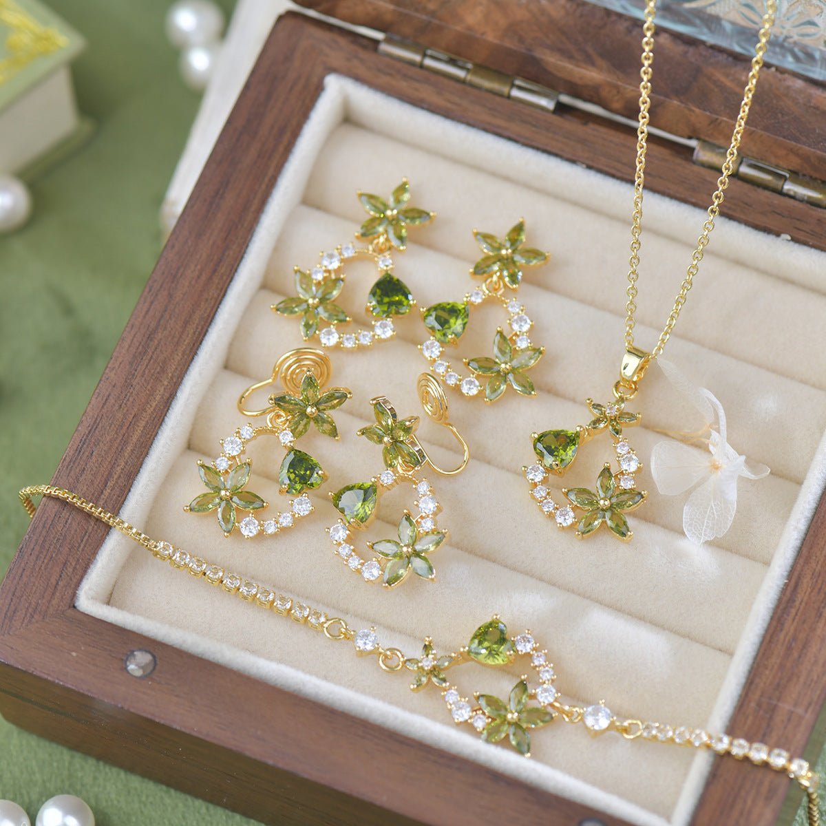 Heart of Spring Necklace - Gold Plated - Abbott Atelier