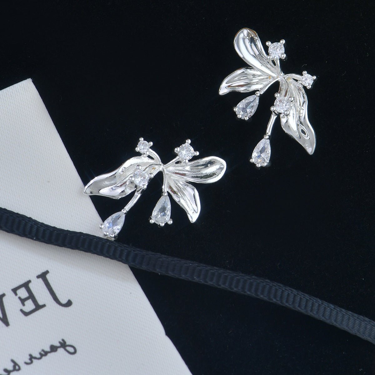 Iris Earrings in Silver - Hypoallergenic - Abbott Atelier