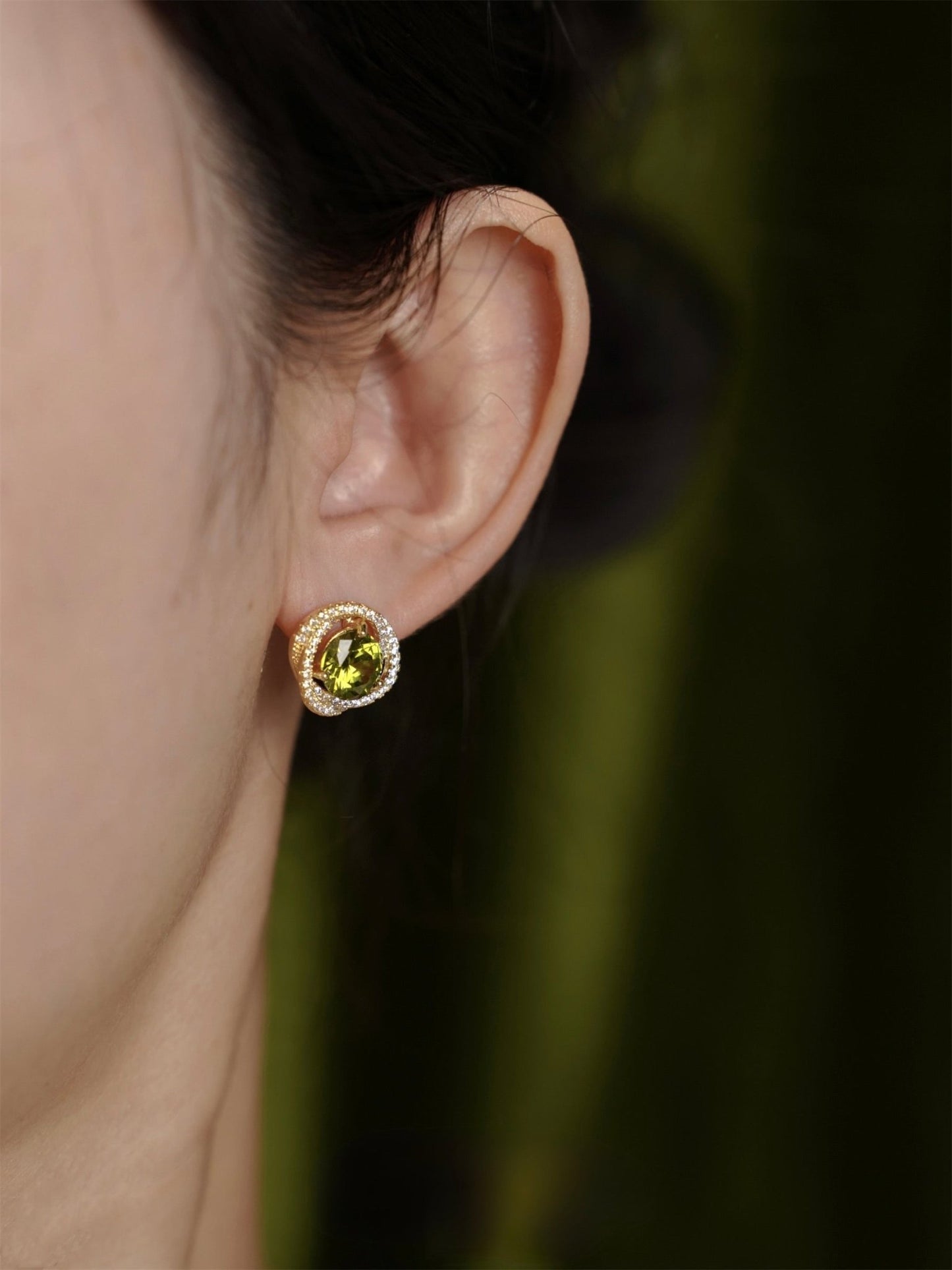 Ivana Peridot Stud Earrings - Hypoallergenic - Abbott Atelier