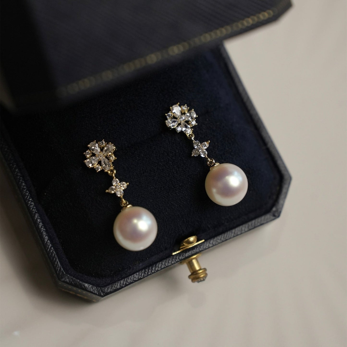 Luna Belle Pearl Earrings - Hypoallergenic - Abbott Atelier