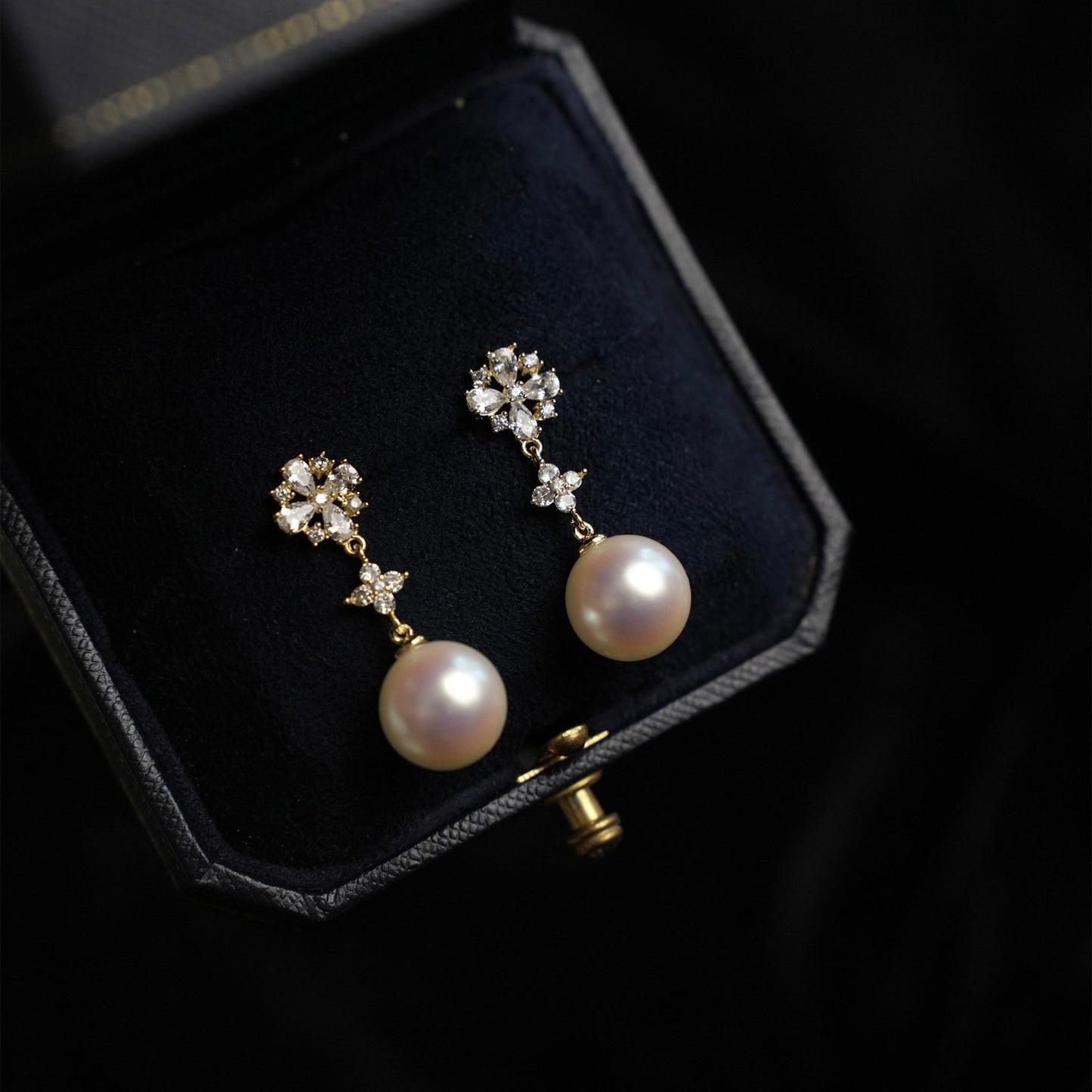 Luna Belle Pearl Earrings - Hypoallergenic - Abbott Atelier