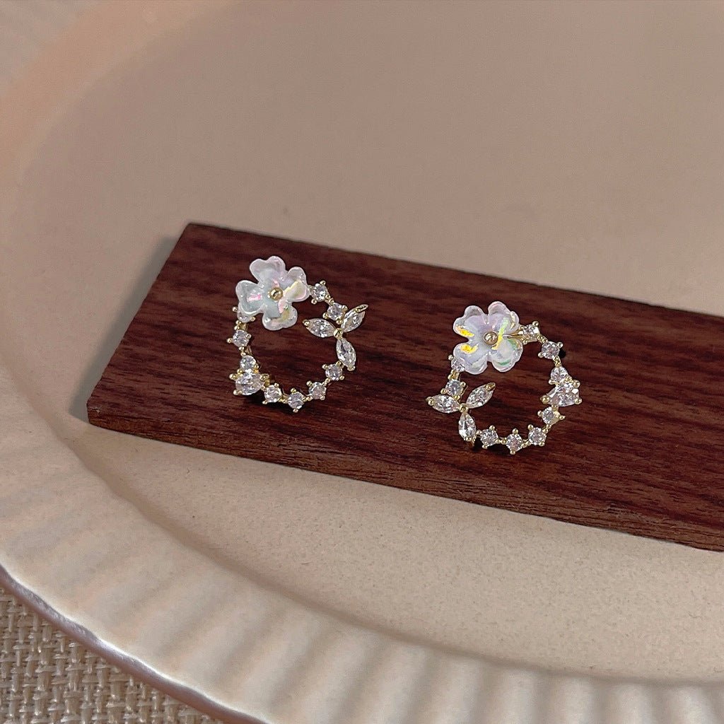 Lunaria Stud Earrings - Hypoallergenic - Abbott Atelier