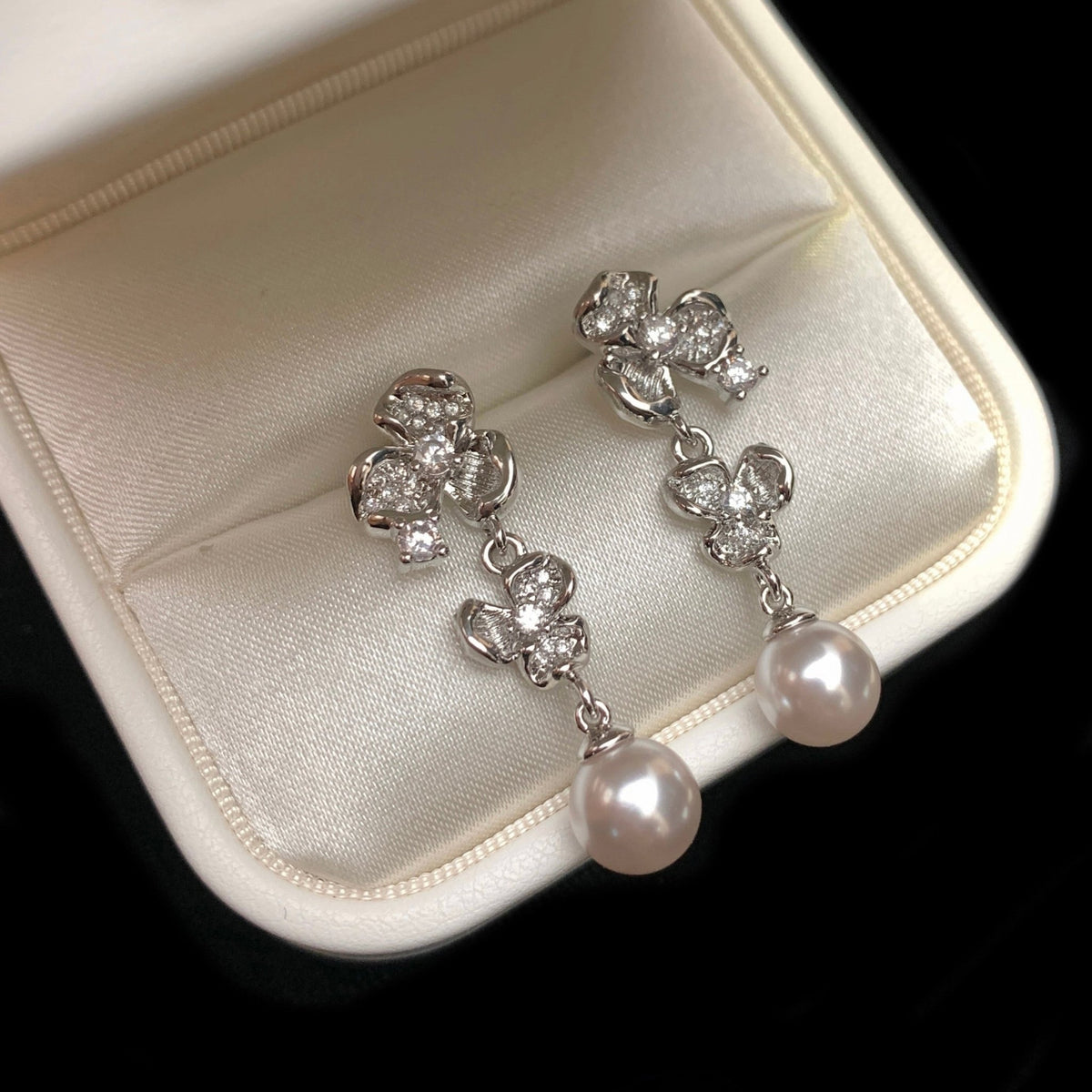 Moonlit Pansy Pearl Earrings - Hypoallergenic - Abbott Atelier