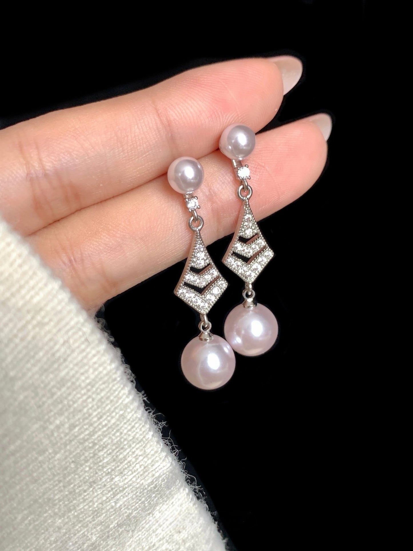 Pavilion Pearl Earrings - Hypoallergenic - Abbott Atelier
