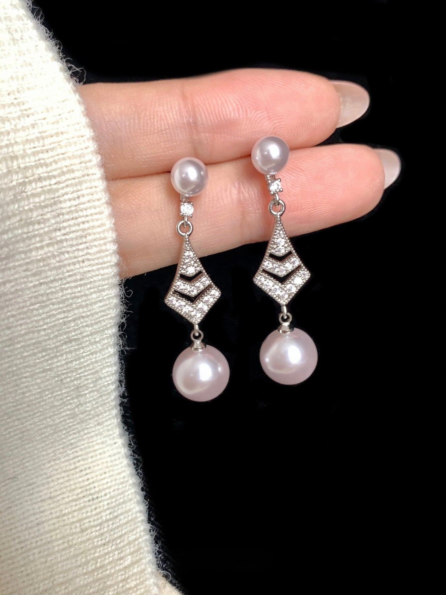 Pavilion Pearl Earrings - Hypoallergenic - Abbott Atelier