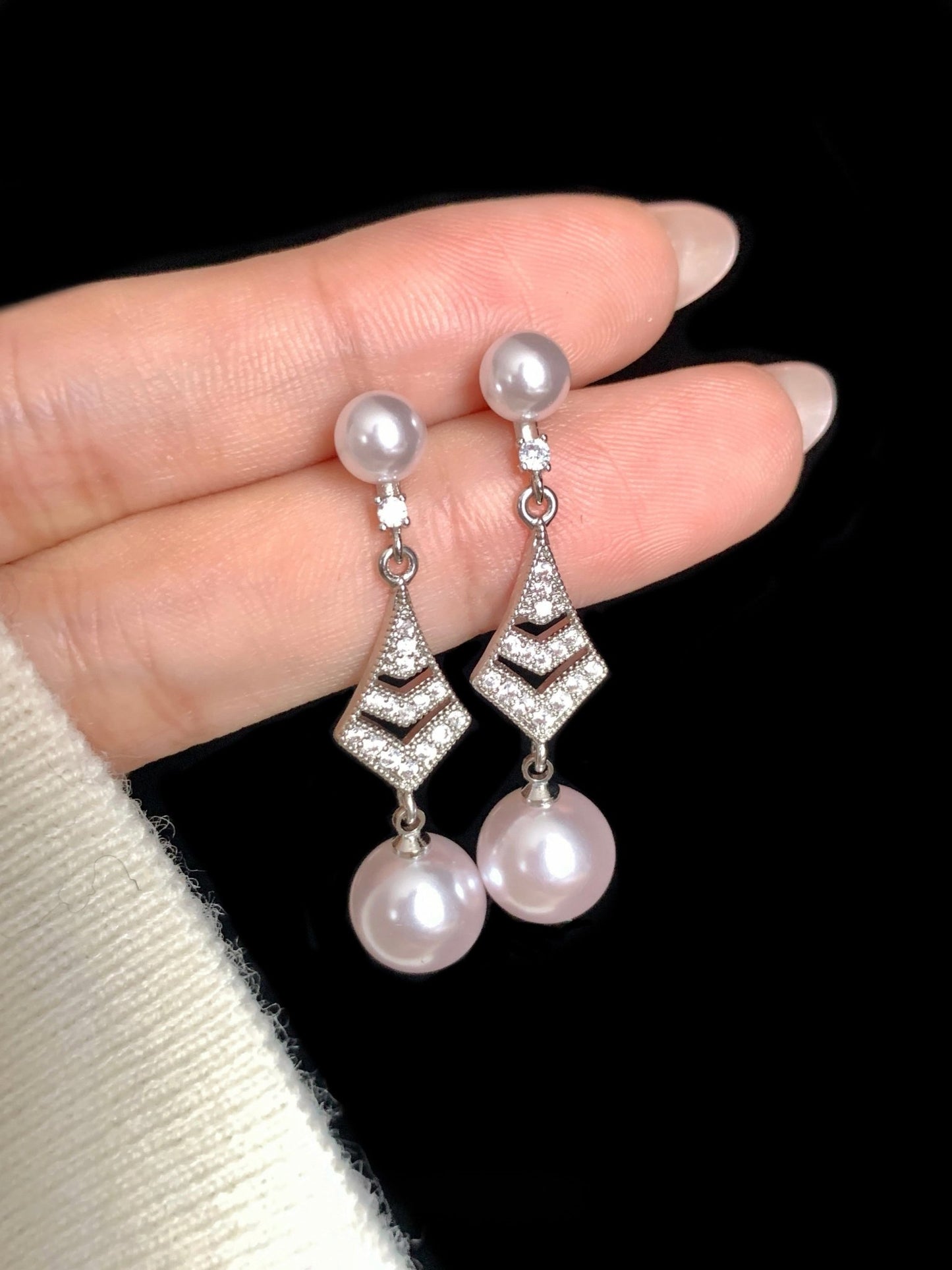 Pavilion Pearl Earrings - Hypoallergenic - Abbott Atelier
