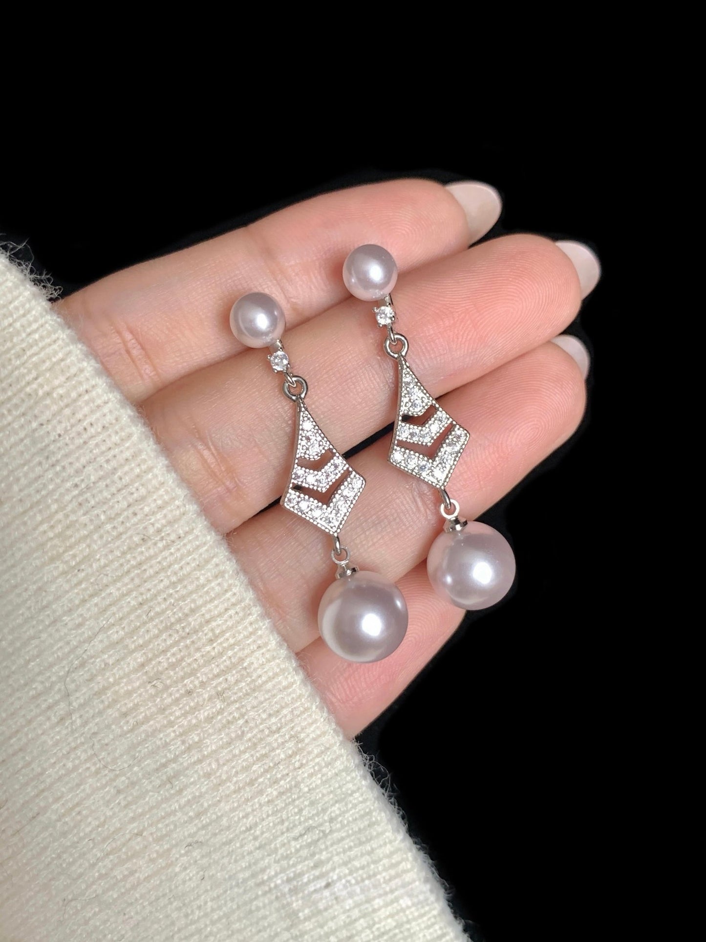 Pavilion Pearl Earrings - Hypoallergenic - Abbott Atelier