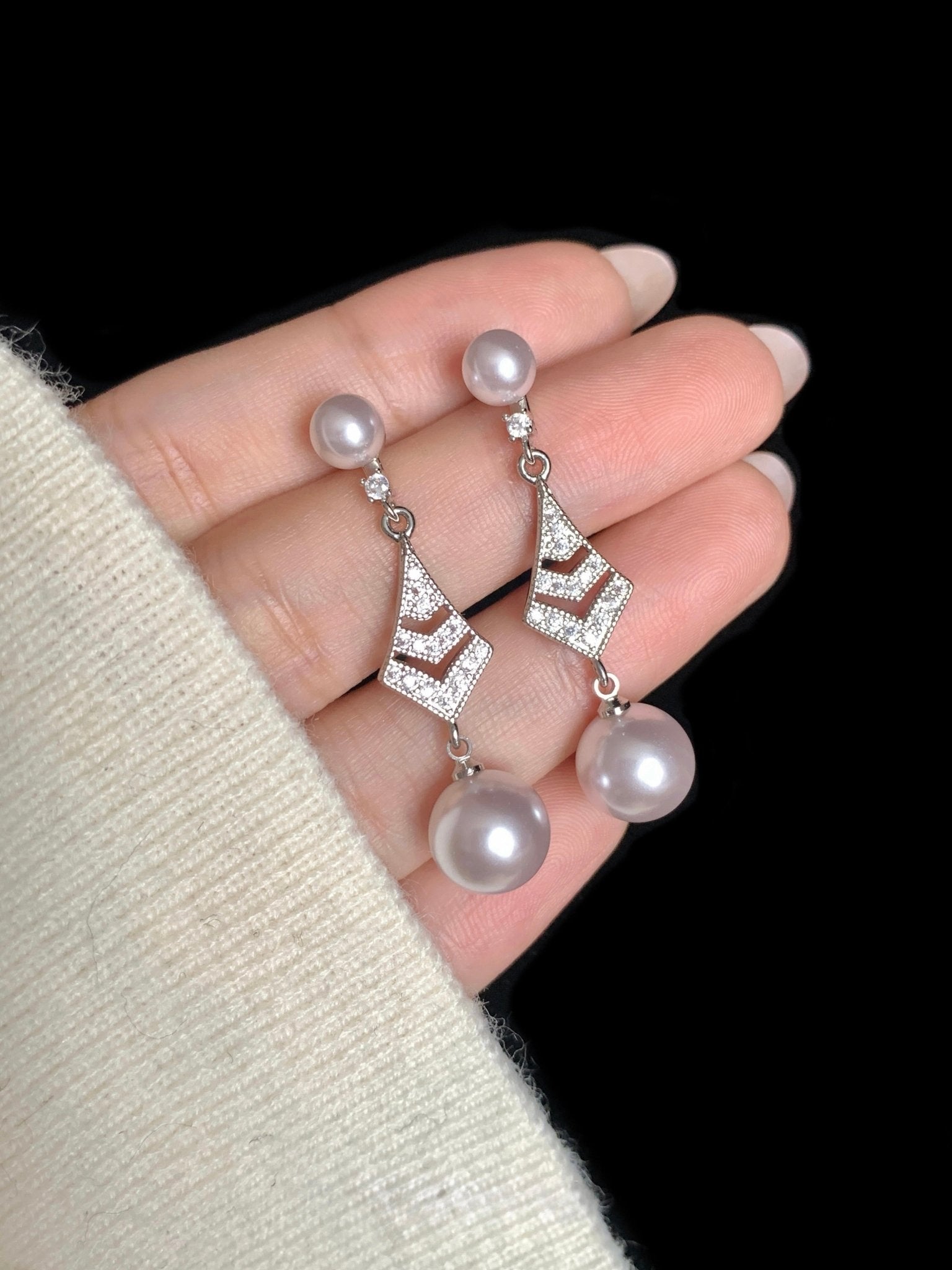 Pavilion Pearl Earrings - Hypoallergenic - Abbott Atelier