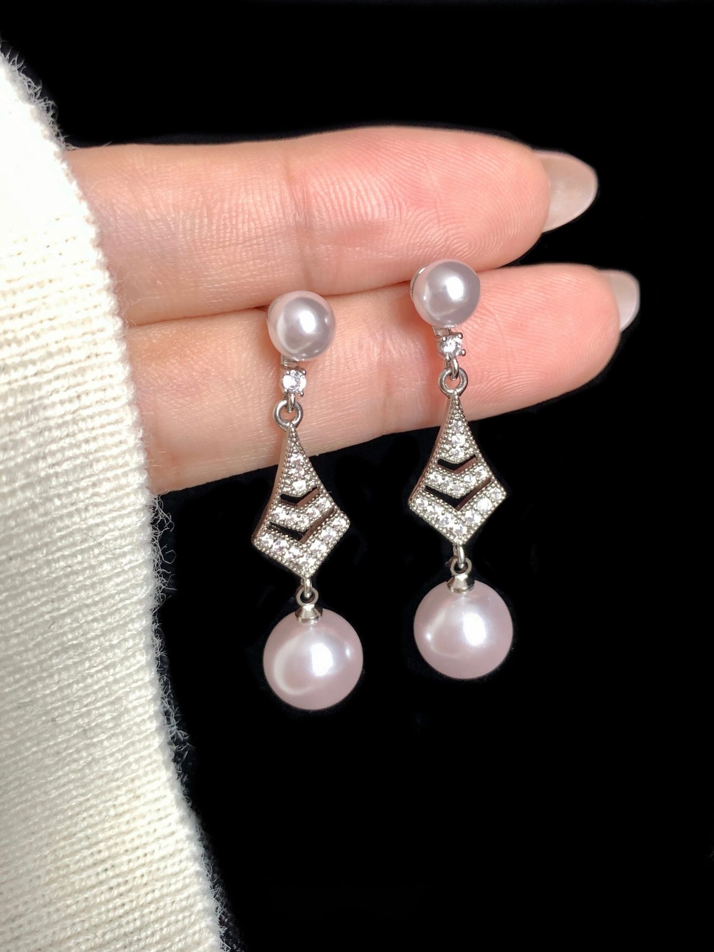 Pavilion Pearl Earrings - Hypoallergenic - Abbott Atelier