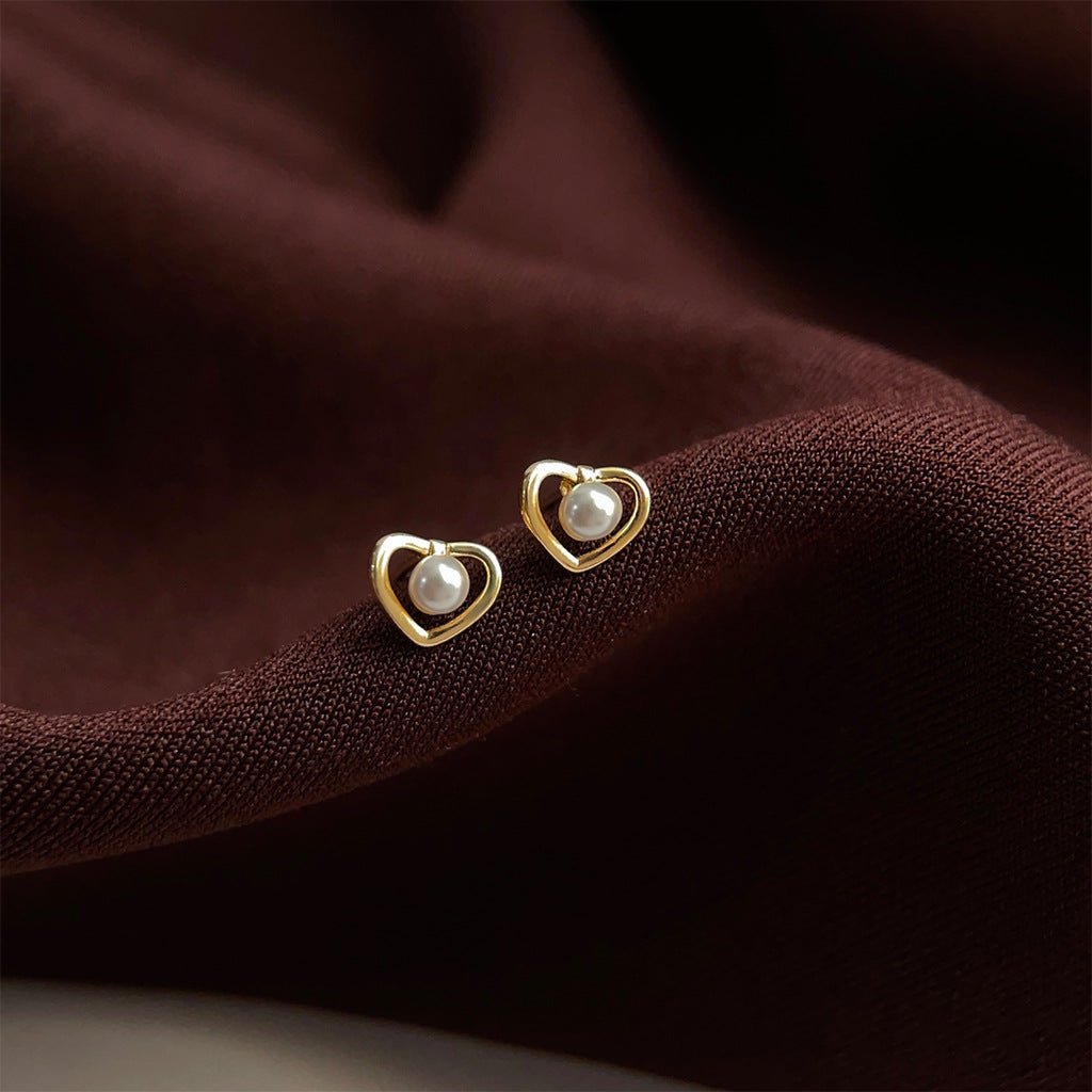 Pearly Heart Stud Earrings - Hypoallergenic - Abbott Atelier