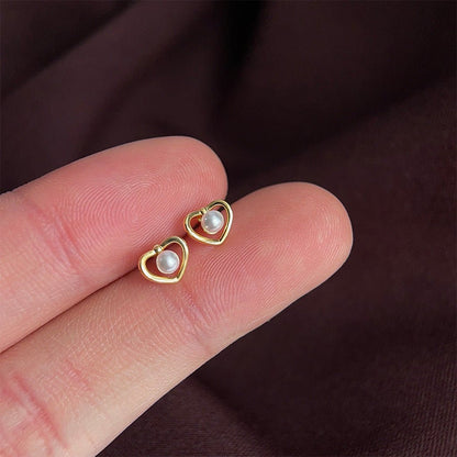 Pearly Heart Stud Earrings - Hypoallergenic - Abbott Atelier