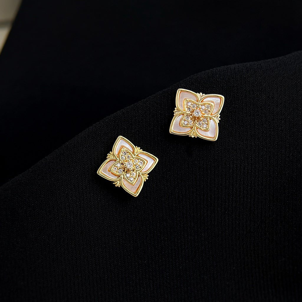 Quatrefoil Stud Earrings - Hypoallergenic - Abbott Atelier