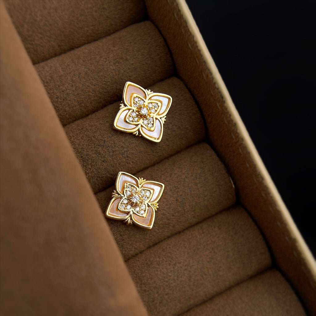 Quatrefoil Stud Earrings - Hypoallergenic - Abbott Atelier