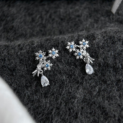 Snowflake Bouquet Earrings - Hypoallergenic - Abbott Atelier