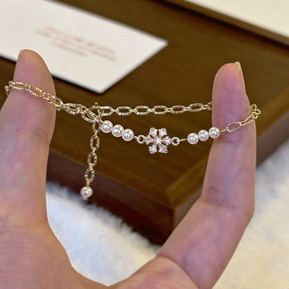 Snowflake Lullaby Bracelet - Gold Plated - Abbott Atelier