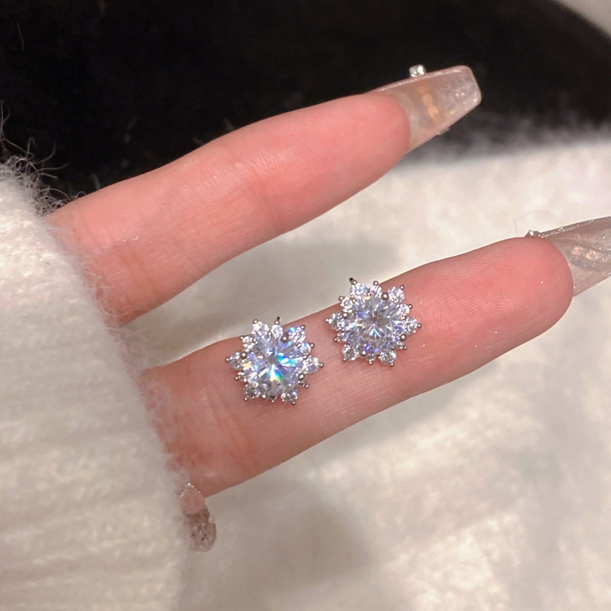 Snowflake Stud Earrings - Hypoallergenic - Abbott Atelier