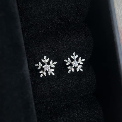 Snowflake Stud Earrings - Hypoallergenic - Abbott Atelier