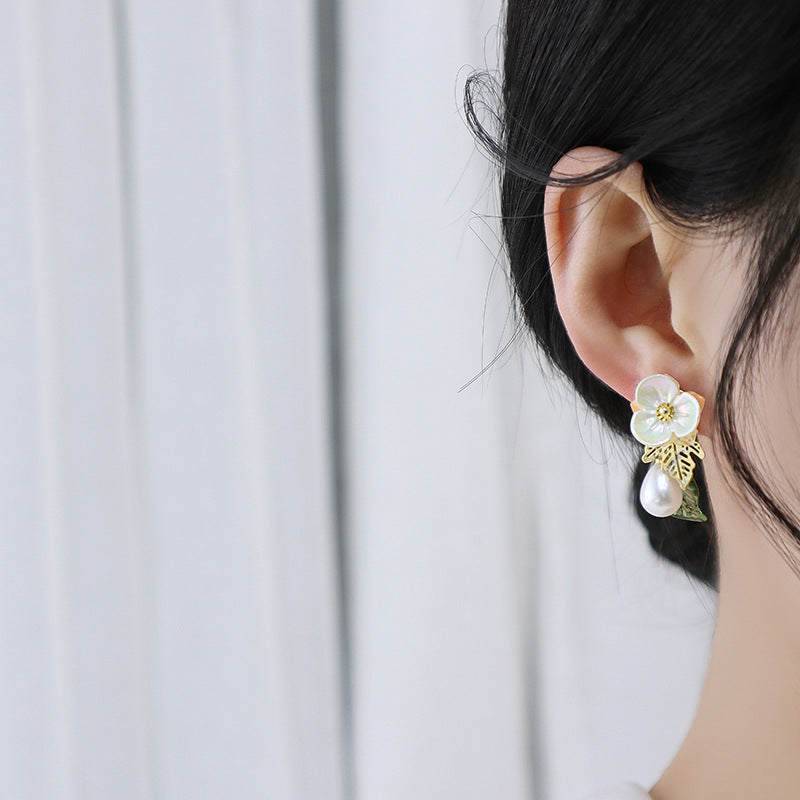 Flower Earrings - Cynthia