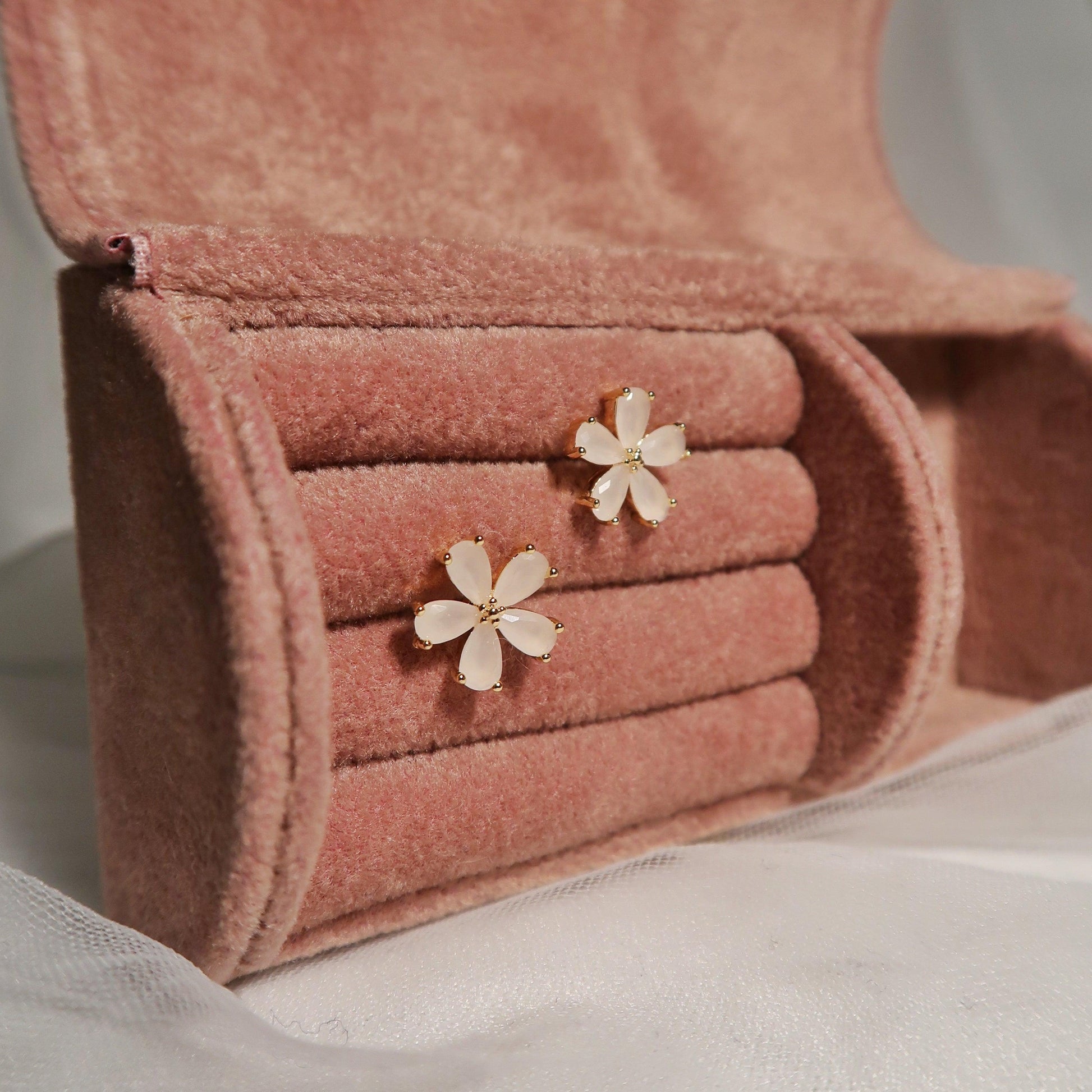 Flower Stud Earrings 087 - Abbott Atelier