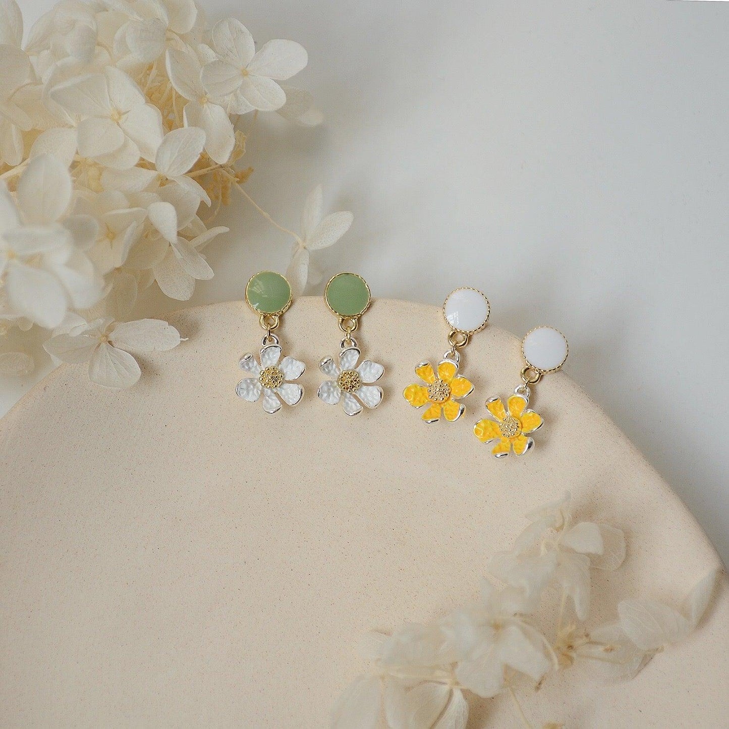 Flower Earrings 146 - Abbott Atelier