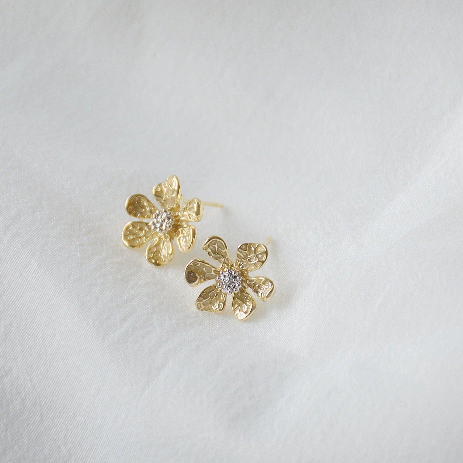 Flower Stud Earrings 149 - Abbott Atelier