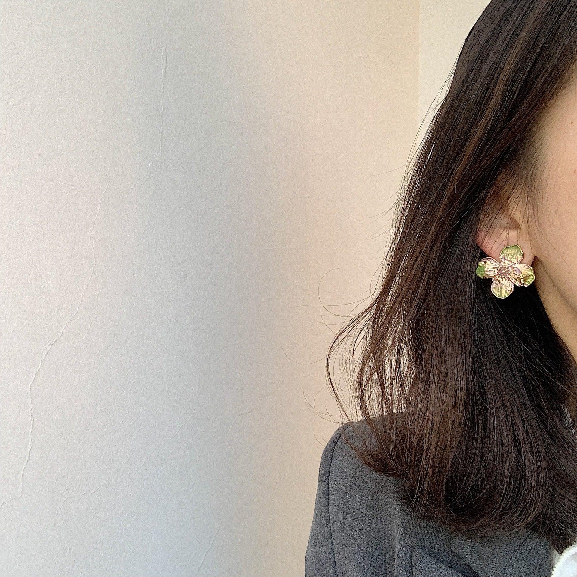 Flower Earrings 255 - Abbott Atelier