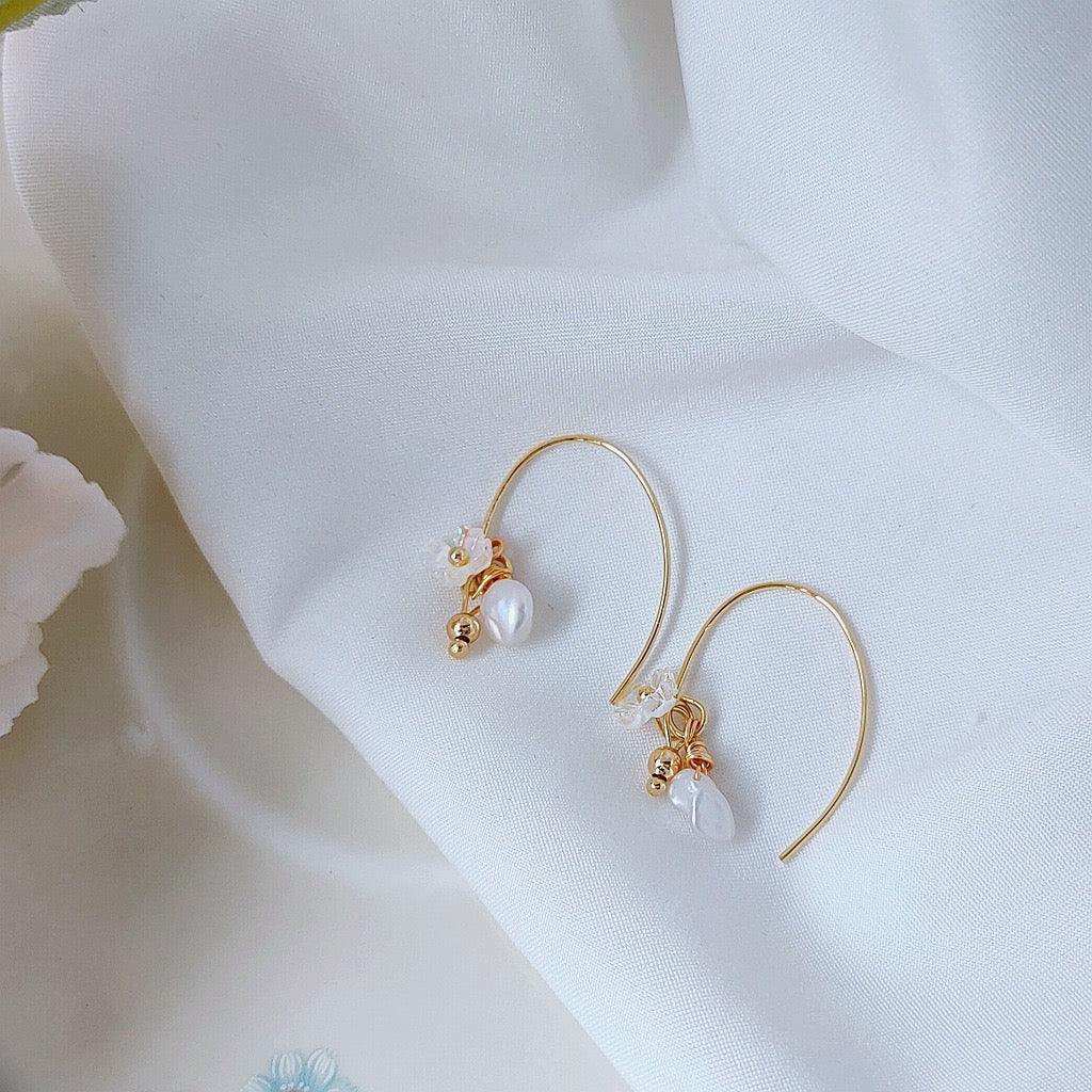 Flower & Pearl Earrings - Lisa - Abbott Atelier