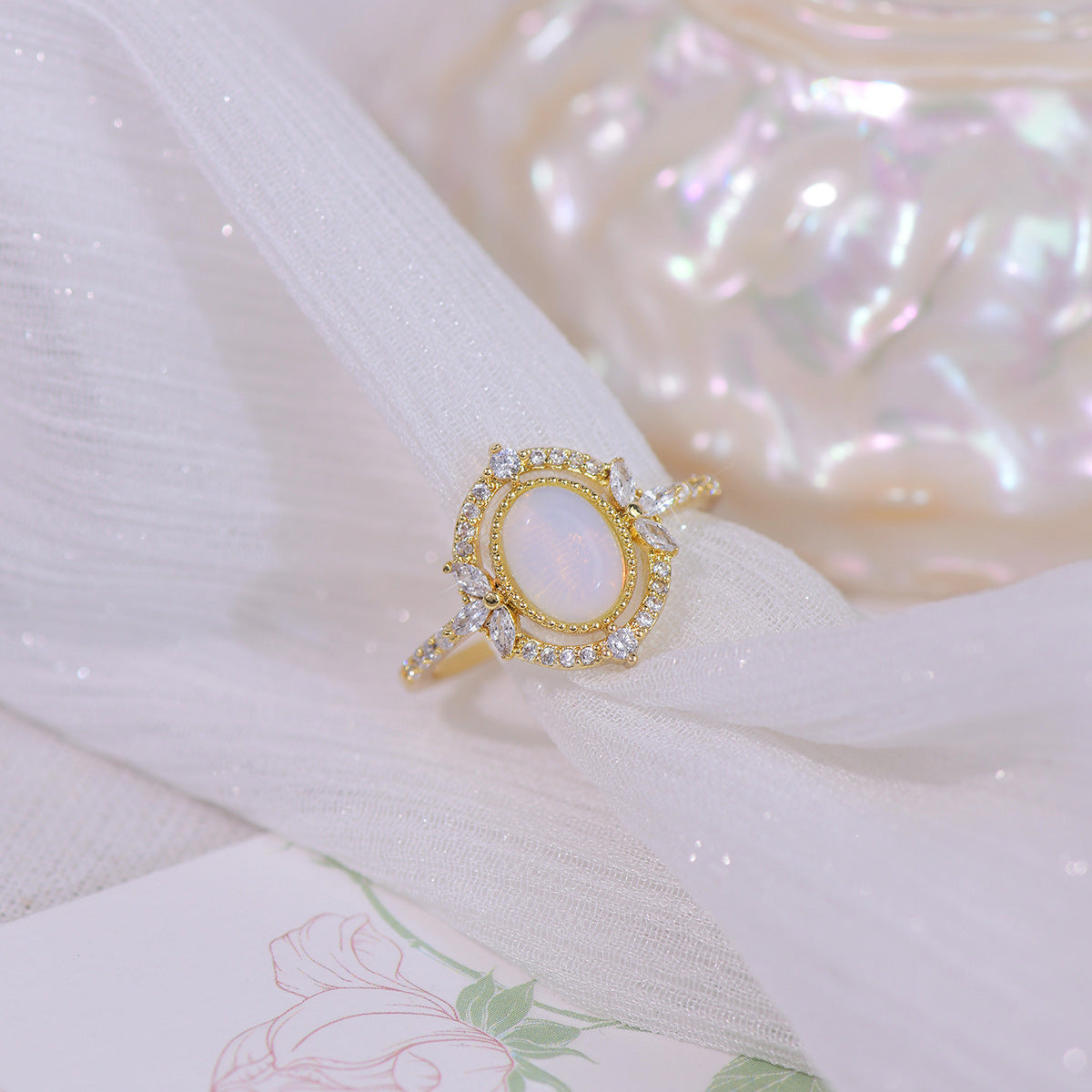 [Sample Sale] Baroque Moonstone Ring - Mary